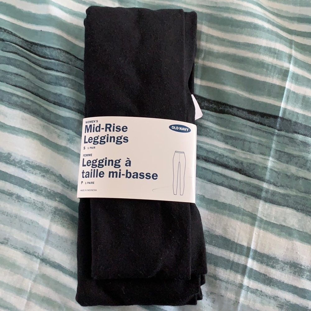 NWT mid rise leggings black